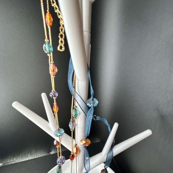 NWT, Liz Claiborne necklace with bead, ribbon and faux gem pendant - Picture 3 of 4